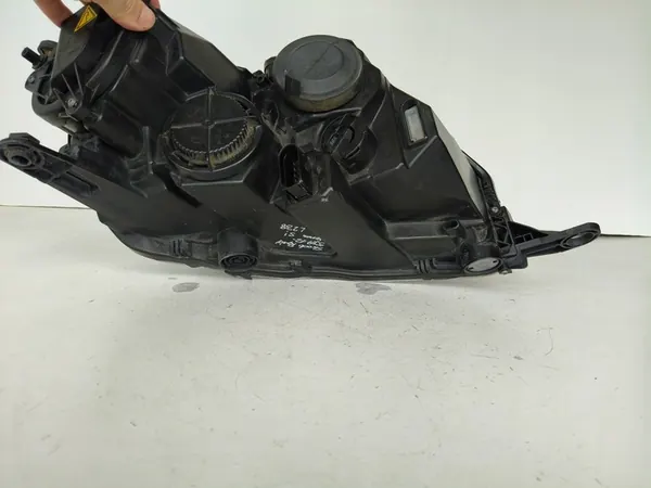 Farol esquerdo Skoda Rapid 5JA 12- Xenon image 8