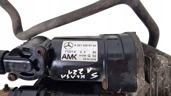 Mercedes W221 S-Klass Fjädring Pump OEM A2213200704 image 2