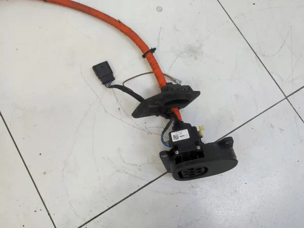 Laddningsuttag OEM 4KL971106A 4KE915950C Audi Q8 E-Tron image 3