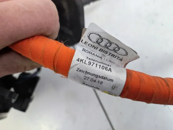 Laddningsuttag OEM 4KL971106A 4KE915950C Audi Q8 E-Tron image 9