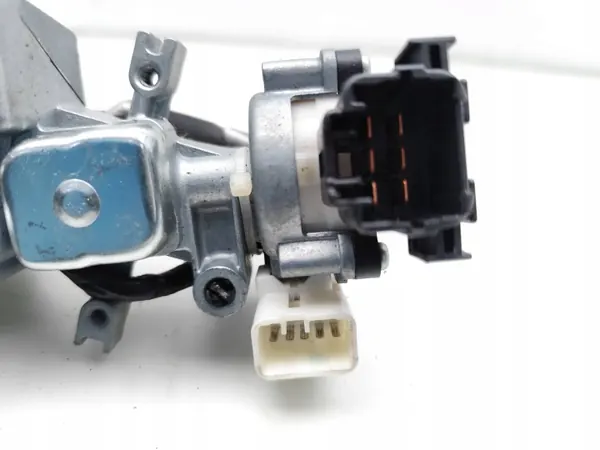 Suzuki SX4 Sytytyskytkin OEM 3397065J00 image 6
