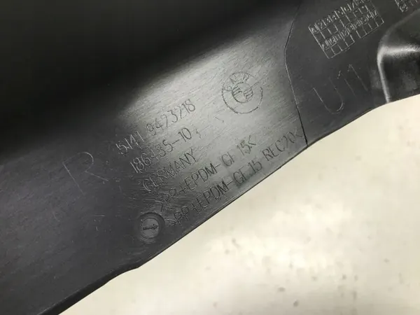 Cadre de vitre porte avant droit BMW X1 U11 2023 OEM image 7