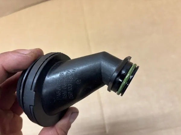 Oljefyllningsrör OEM 059103482H för VW Audi image 4