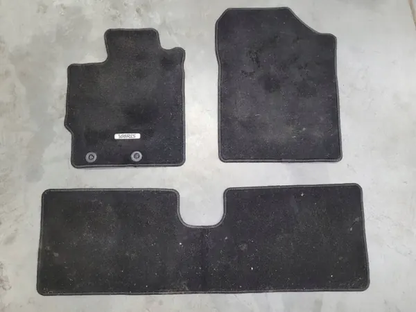 Jeu de Balais d'Essuie-Glace OEM AUST132227 Toyota Yaris III image 2