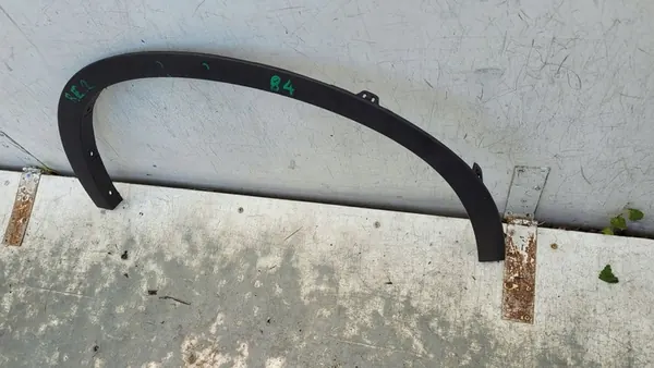 BMW X1 E84 Etu oikea lokasuojan lista image 3