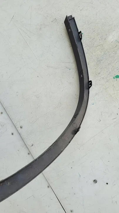 BMW X1 E84 Etu oikea lokasuojan lista image 8