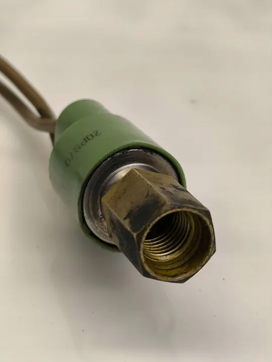 A/C paineanturi Audi A6 S6 C4 1996 OEM 813971956 image 2