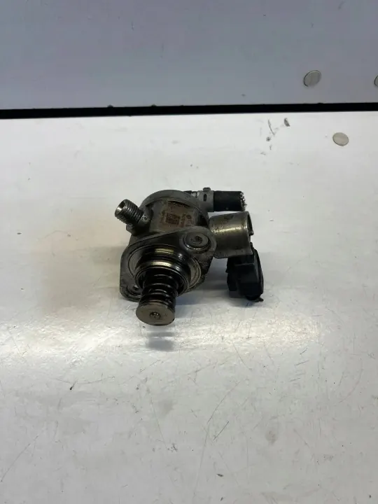 OEM 04E127025D Korkeapaineen polttoainepumppu Audi A3 S3 image 2