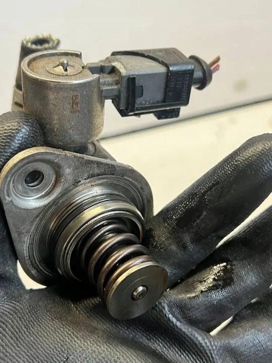OEM 04E127025D Korkeapaineen polttoainepumppu Audi A3 S3 image 4