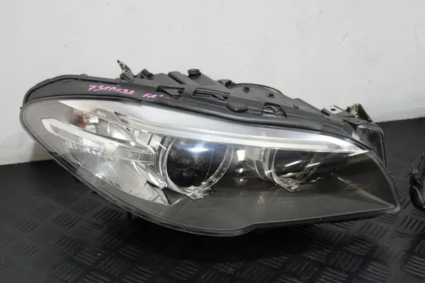 Faróis Xenon BMW 5 F10 F11 LIFT image 2