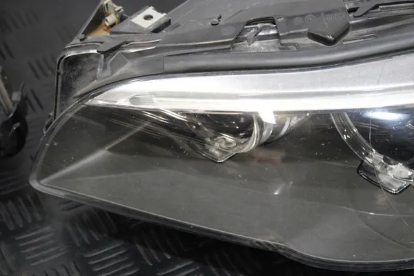 Faróis Xenon BMW 5 F10 F11 LIFT image 6