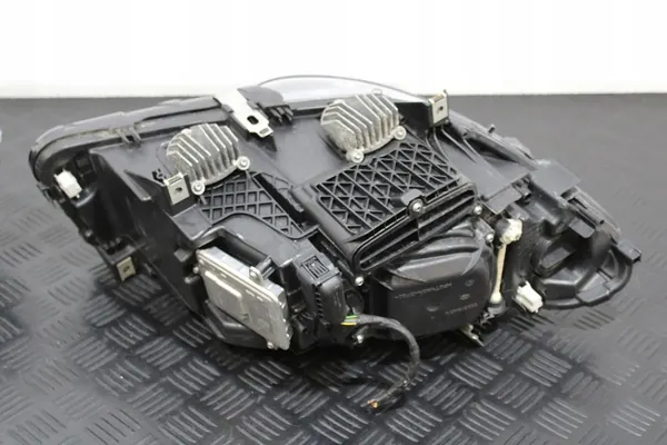 Faróis Xenon BMW 5 F10 F11 LIFT image 9