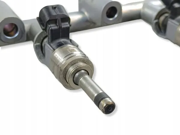 Conduto combustível Mitsubishi OE OEM 0820614706 - Usado image 8