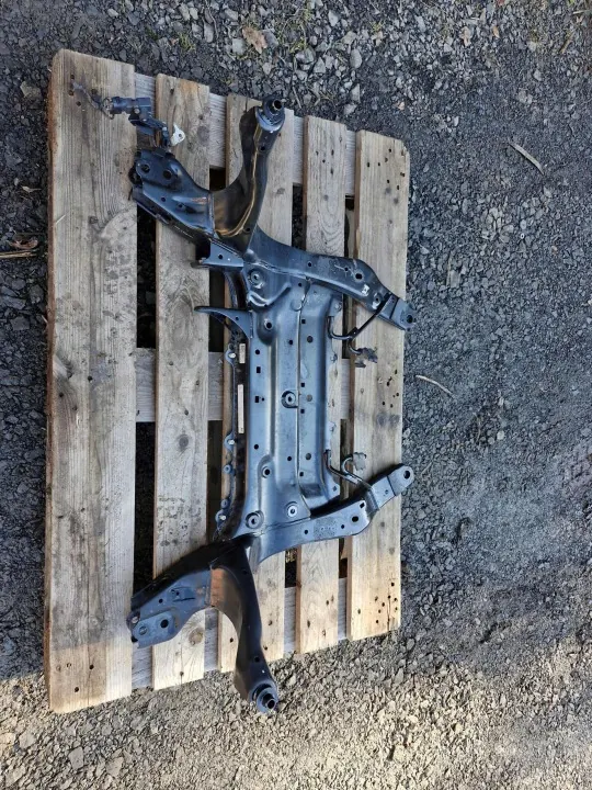 OEM 6872729 Etujoussiin Poikkipalkki BMW:lle image 2
