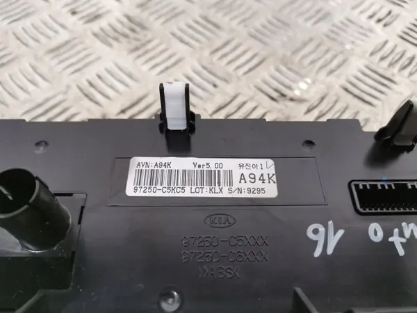 Panel climatización Kia OEM FBZ3862 - Usado image 3