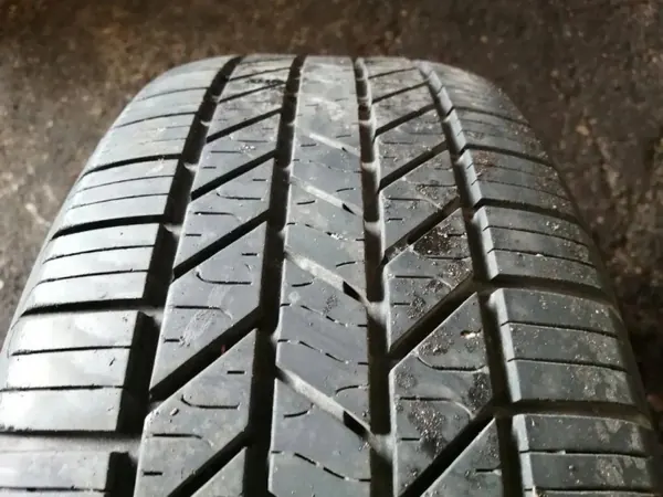 Subaru OE 22560R17 Heckgitter - Gebraucht image 3