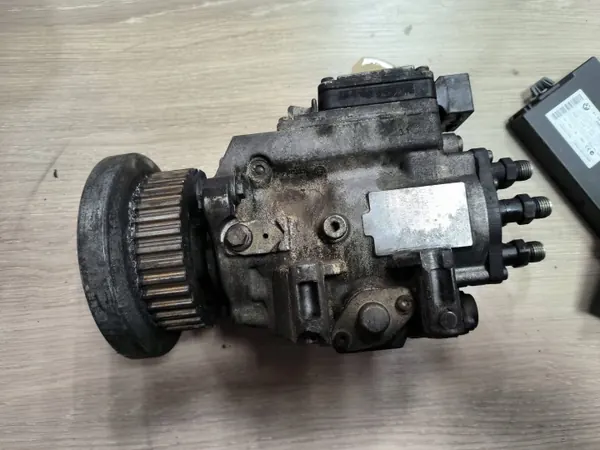 Bomba inyección Audi A4 B6/B7 2.5 TDi OEM 0470506038 image 2