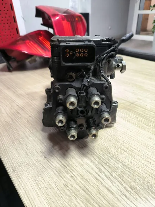 Bomba inyección Audi A4 B6/B7 2.5 TDi OEM 0470506038 image 5