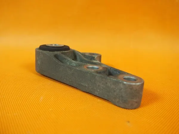 Volvo V40 II D3 Vaihteiston Kiinnike 31277076 image 4