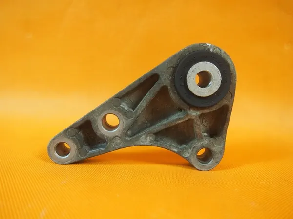 Volvo V40 II D3 Vaihteiston Kiinnike 31277076 image 5