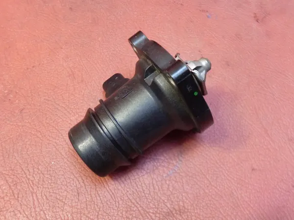 Carcasa de termostato Opel Corsa Astra 1.2 16V 1.4 16V 1.4T image 2