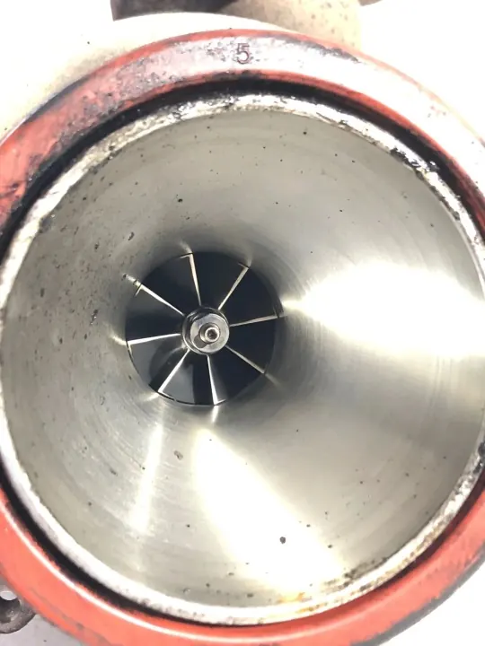 Turbo OEM 31331331 para Volvo V60 2.0 D3 - Usado image 3