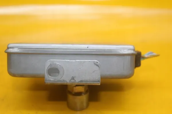 Cruise control module OEM XF529F812AE Nissan Quest image 8