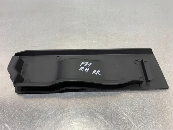 Garniture de coffre Cupra Formentor OEM 5FF868918 - Occasion image 5