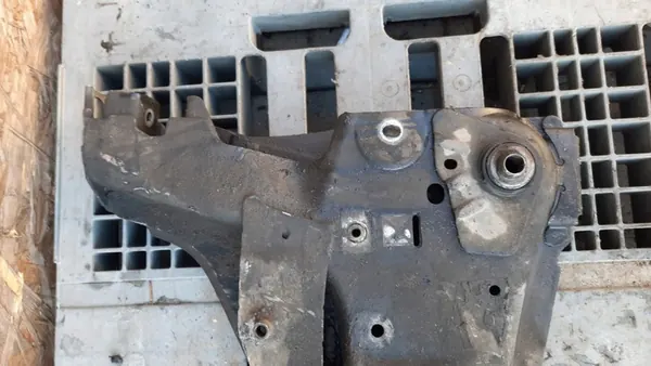 Sous-châssis avant Renault Scenic II 8200275525 image 10