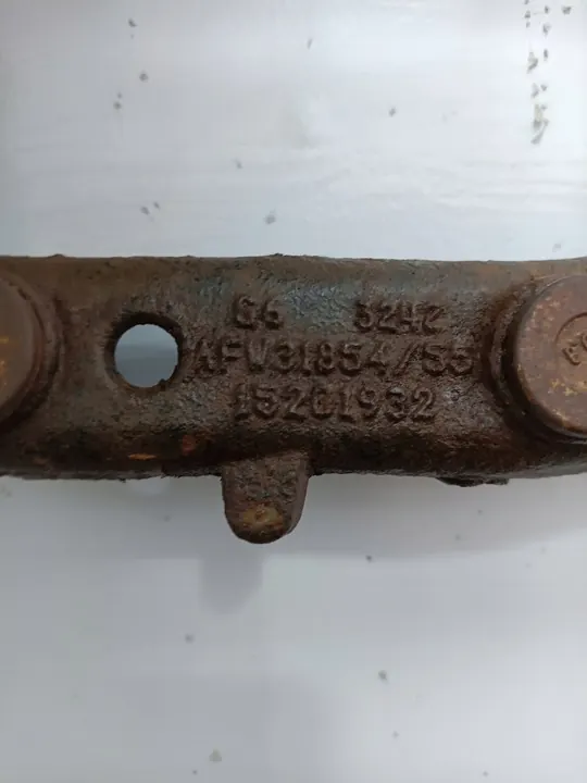 Supporto di montaggio destro Chevrolet Silverado GMC Sierra 2014-2018 OEM 15201932 image 3