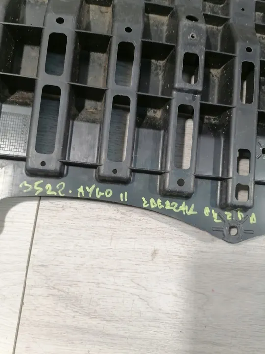 TOYOTA AYGO II Etupuskuri Suojus 52618-0H030 image 10