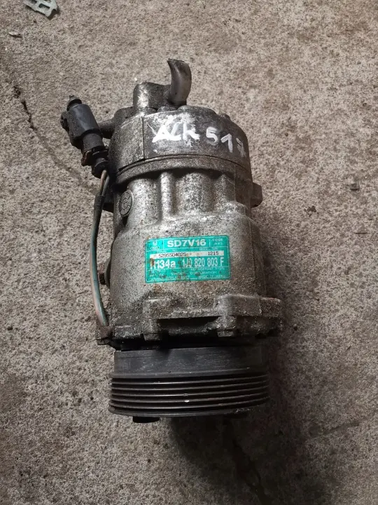 Compressor AC usado OEM 1J0820803F para VW Golf IV image 2