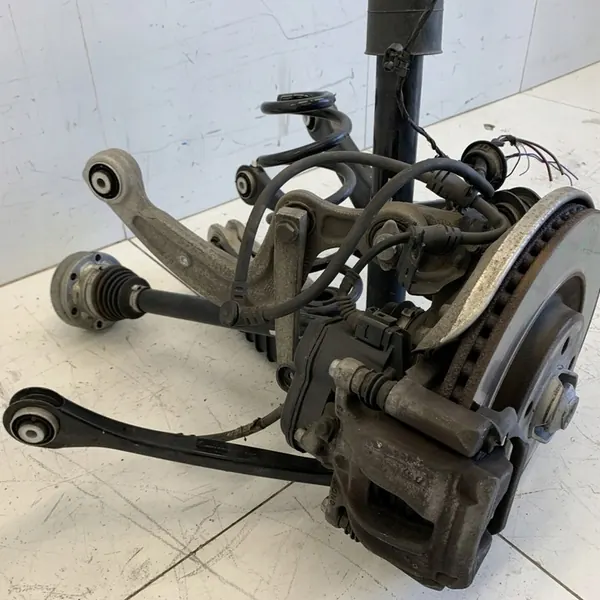 Assemblaggio giunto posteriore sinistro Audi A5 3.0 TDI 2019 OEM image 5