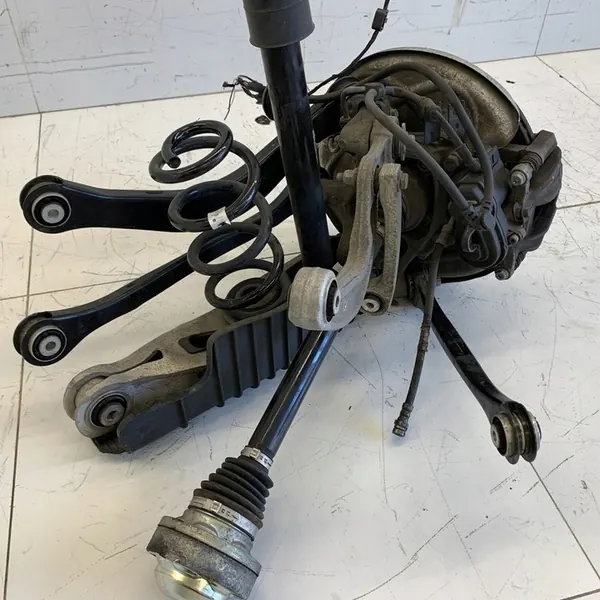 Assemblaggio giunto posteriore sinistro Audi A5 3.0 TDI 2019 OEM image 8