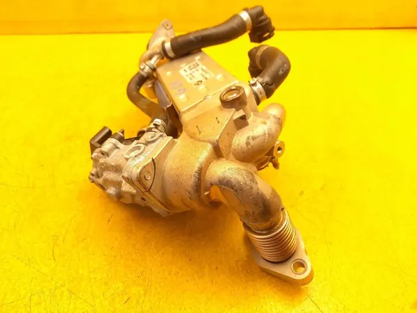 BMW G01 G05 G06 G20 G30 B57 Enfriador EGR 8599832 image 2