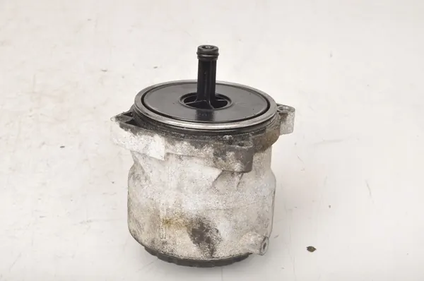 VOLKSWAGEN TOUAREG I 5.0 D OLJEFILTERHUS 07Z115466A image 2