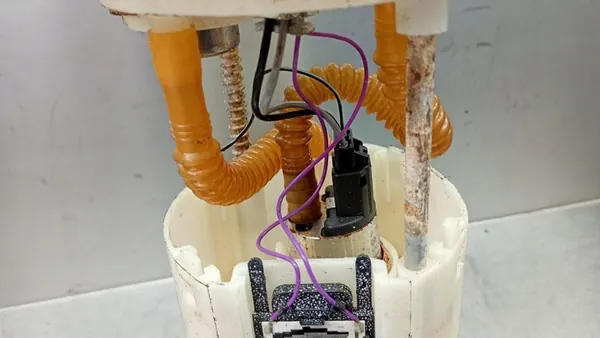 Polttoainepumppu Lada Kalina image 6