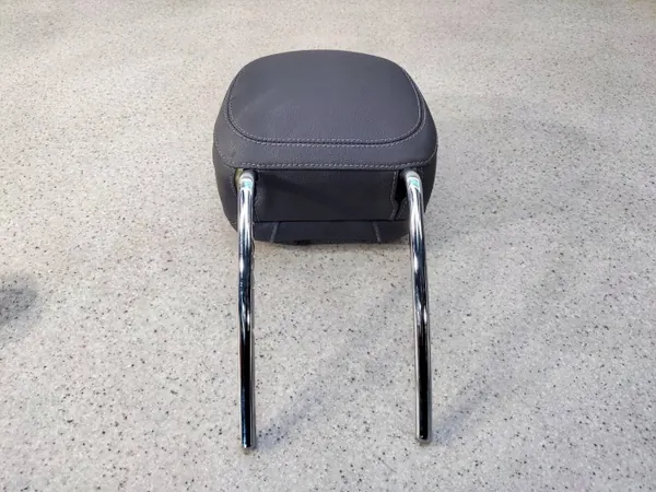 Appuie-tête gauche avant OEM AOP43779 en cuir image 4