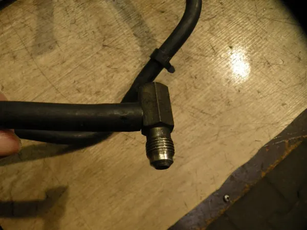 VOLVO S70 2.4 20V Polttoaineputki 1275194 image 7