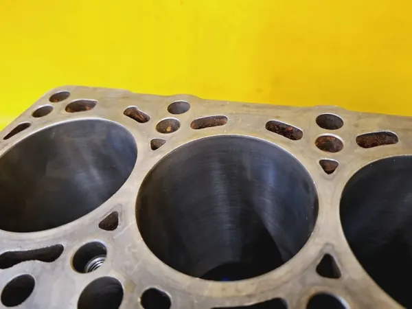Bloco motor inferior DRC94301 para VW Passat B5 1.9 TDI image 7