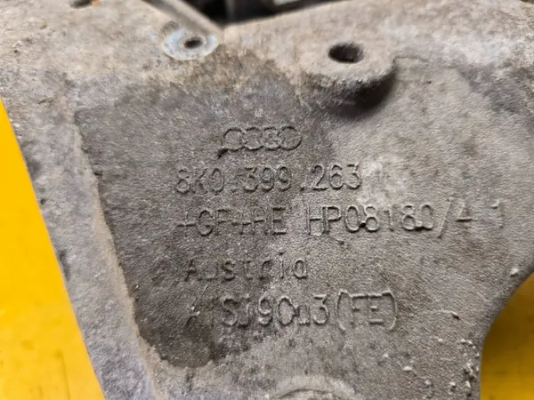 Suporte de Caixa Audi OEM 8K0399263 - Usado image 7