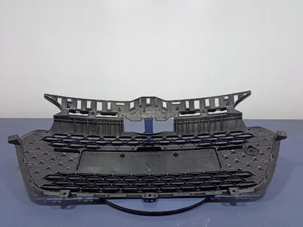 OEM 86569-C8010 Grade do para-choques dianteiro para Hyundai i20 image 4