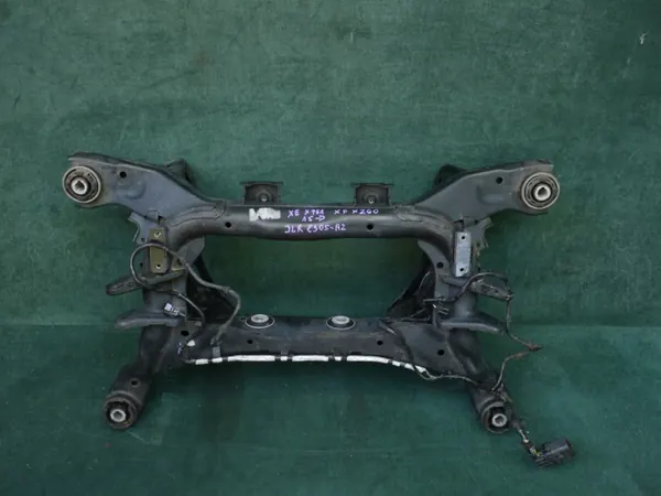 Tornillos traseros OEM GX73-5K091-AB para Jaguar XE 2015- image 2