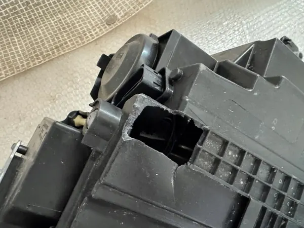 VW T-ROC vasen etuvalo image 6