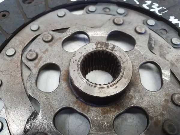 Disque d'embrayage et plateau de pression VW Golf V 1.9 TDI image 10