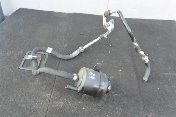 OEM 670004282 servostyrningsbehållare för Maserati image 2