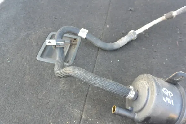 OEM 670004282 servostyrningsbehållare för Maserati image 3