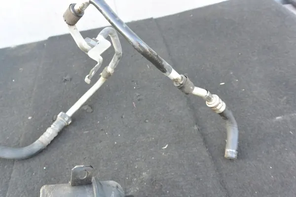OEM 670004282 servostyrningsbehållare för Maserati image 4