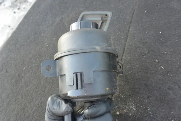 OEM 670004282 servostyrningsbehållare för Maserati image 6