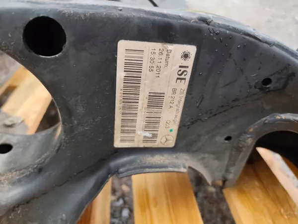 Porte-avant Mercedes W204 OEM RCD23896 4MATIC image 3